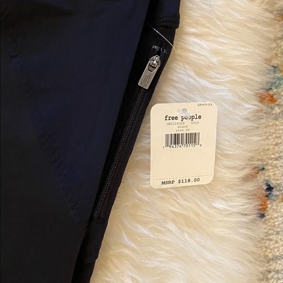 ***SALE***🏃🏼♀️Free People Born To Run Leggings - Picture 7 of 7